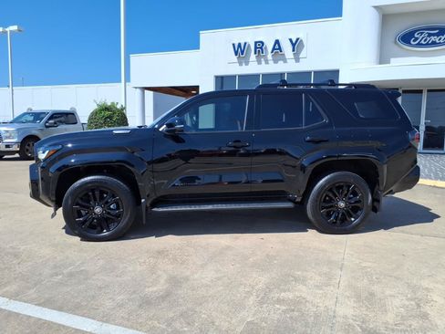 Used 2026 Toyota 4Runner Platinum AWD/4WD image 2