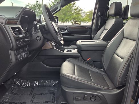 Used 2024 Chevrolet Tahoe High Country AWD/4WD image 10