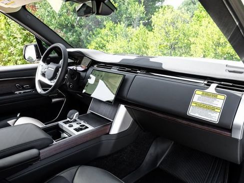 New 2027 Land Rover Range Rover Long Wheelbase SE AWD/4WD image 19