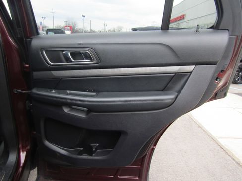 Used 2018 Ford Explorer XLT w/ Equipment Group 202A image 20