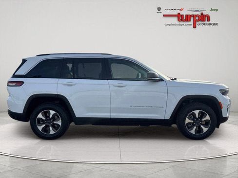 Used 2023 Jeep Grand Cherokee 4x4 image 6