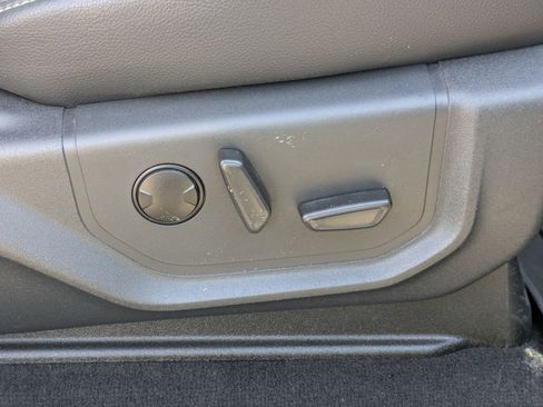 Used 2022 Ford F250 Lariat w/ Lariat Value Package image 33