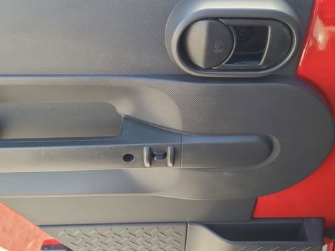 Used 2010 Jeep Wrangler Unlimited Sahara w/ Mopar Chrome Edition Group image 29