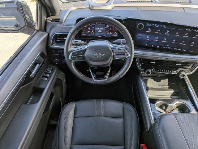 Used 2025 Chevrolet Suburban RST w/ Comfort Package RWD image 16