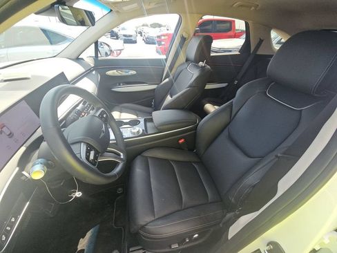 Used 2026 Genesis GV70 2.5T AWD/4WD image 4