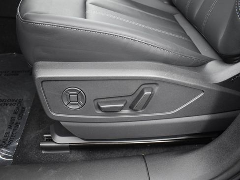 New 2026 Audi Q5 Premium AWD/4WD image 9
