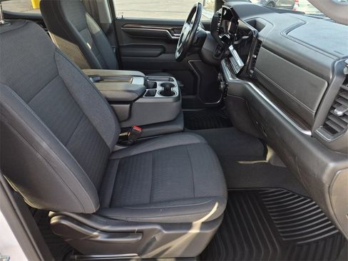 Used 2022 Chevrolet Silverado 1500 LT image 11