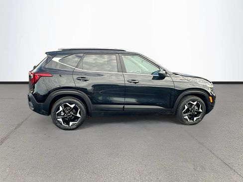 Certified 2024 Kia Seltos EX FWD image 8