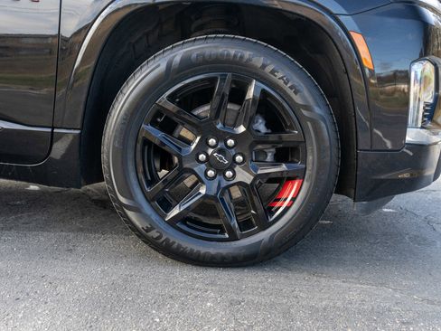 Used 2023 Chevrolet Traverse Premier w/ Redline Edition image 11