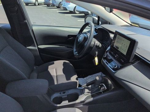 Certified 2025 Toyota Corolla LE FWD image 10