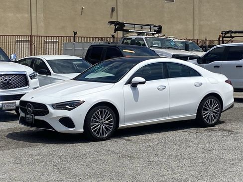 Used 2025 Mercedes-Benz CLA 250 4MATIC image 2