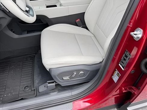 Certified 2025 Hyundai Santa Fe SEL FWD image 7