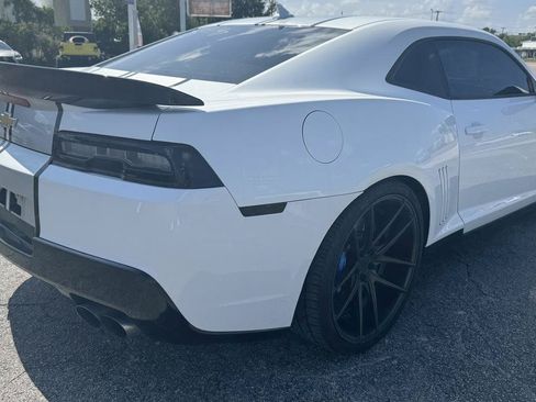 Used 2014 Chevrolet Camaro SS w/ RS Package RWD image 5