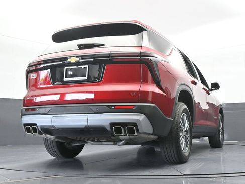 Used 2024 Chevrolet Traverse LT image 62