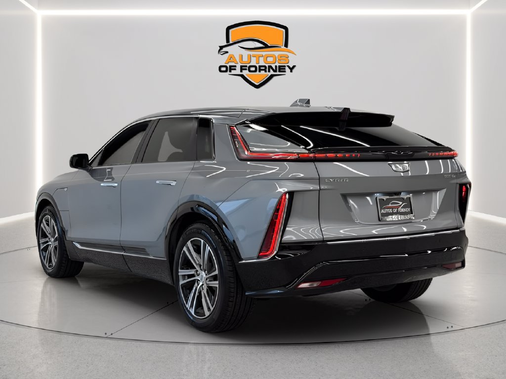 Used 2024 Cadillac Lyriq Luxury w/ LPO, Floor Liner Package AWD/4WD image 2