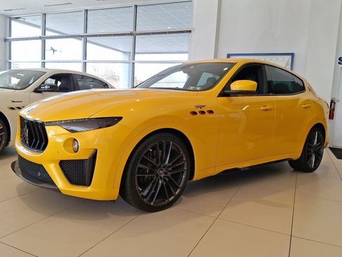 Used 2023 Maserati Levante Trofeo AWD/4WD image 1
