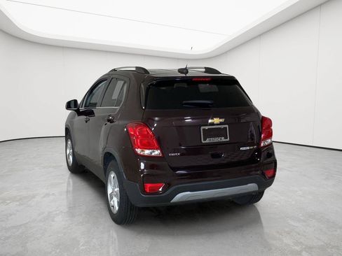 Used 2020 Chevrolet Trax LT w/ LT Convenience Package FWD image 12