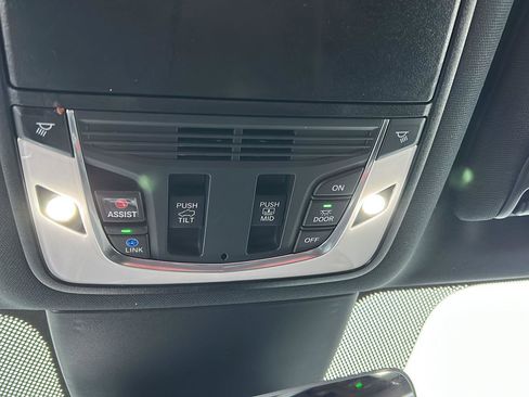 Used 2022 Acura MDX A-Spec image 19