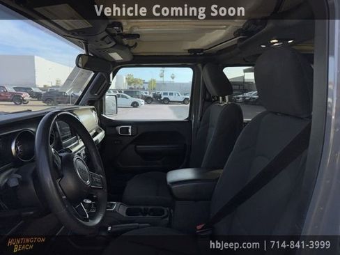 Used 2023 Jeep Wrangler Sport S image 9