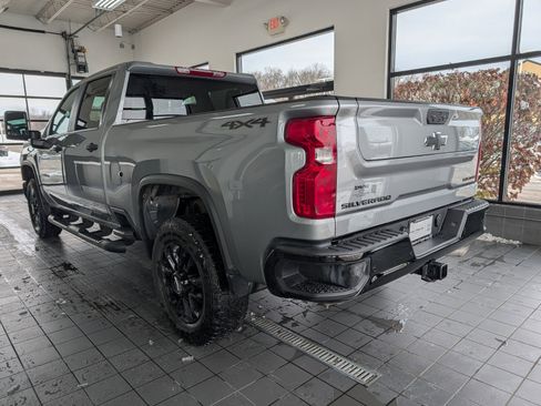 Used 2025 Chevrolet Silverado 2500 Custom w/ Custom Value Package image 4