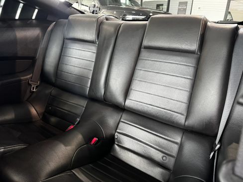 Used 2010 Ford Mustang GT RWD image 17