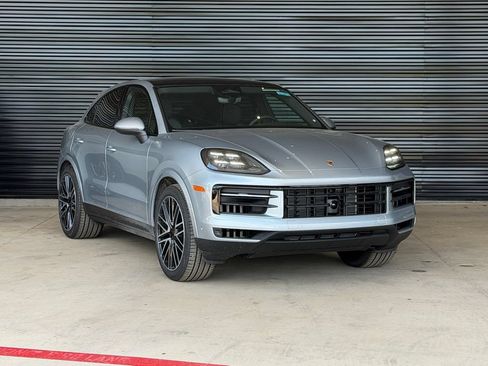 New 2026 Porsche Cayenne Coupe AWD/4WD image 12
