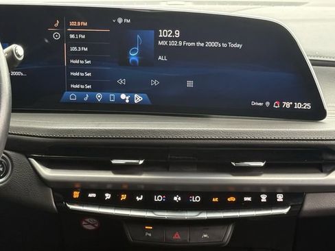 Used 2024 Cadillac XT4 Premium Luxury FWD image 17