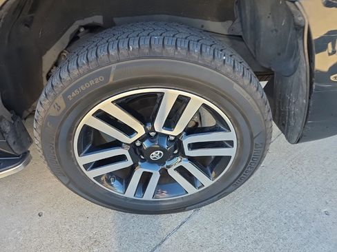 Used 2019 Toyota 4Runner SR5 image 12