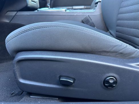 Used 2013 Dodge Challenger R/T image 13