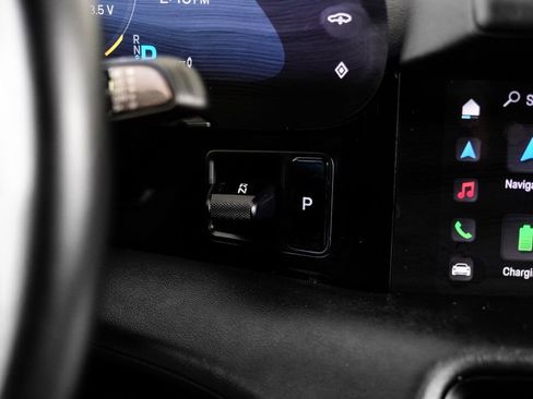 Used 2020 Porsche Taycan 4S image 25