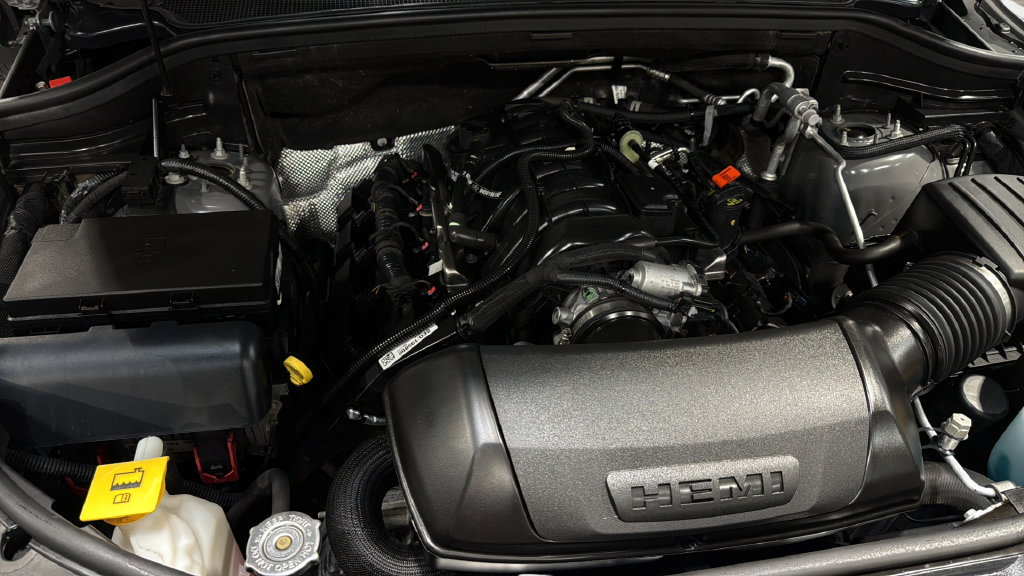 Used 2025 Dodge Durango R/T AWD/4WD image 40