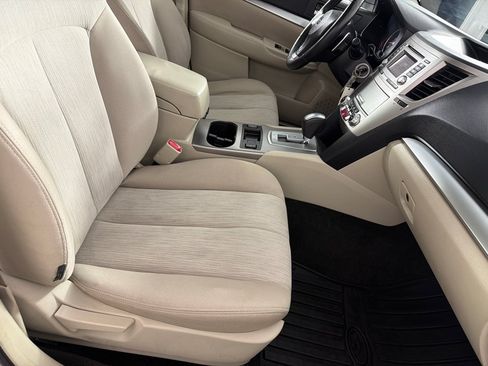 Used 2014 Subaru Outback 2.5i Premium AWD/4WD image 23