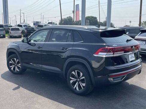 Used 2024 Volkswagen Atlas Cross Sport SE FWD image 5