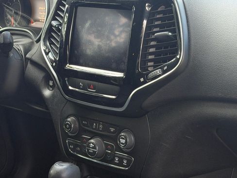 Used 2019 Jeep Cherokee Limited AWD/4WD image 10
