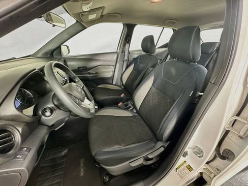 Used 2018 Nissan Kicks S FWD image 23