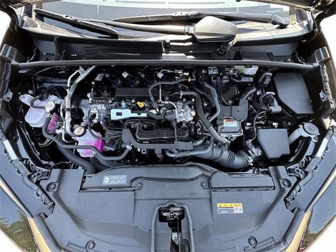 Certified 2025 Toyota Prius AWD image 32