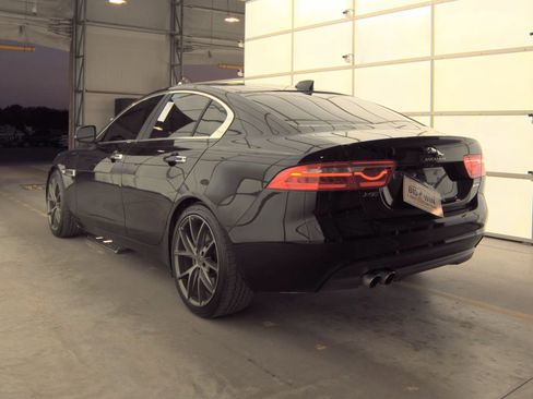 Used 2017 Jaguar XE Prestige image 10
