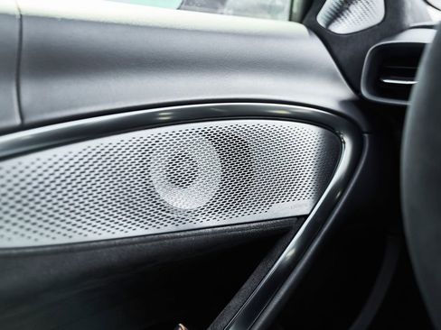 Used 2024 McLaren Artura RWD image 33
