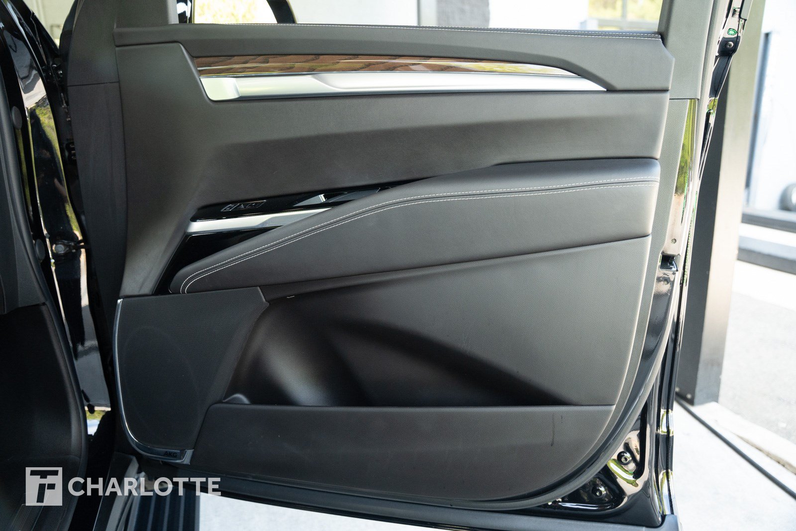 Used 2025 Cadillac Escalade Sport Platinum w/ LPO, Floor Liner Package AWD/4WD image 26
