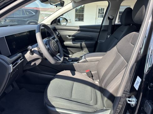 Used 2025 Hyundai Tucson SEL FWD image 6