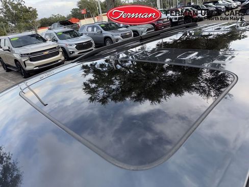 Used 2019 Chevrolet Traverse RS image 9