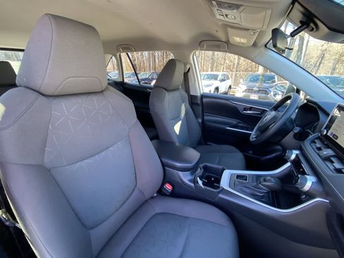 Used 2024 Toyota RAV4 XLE image 29