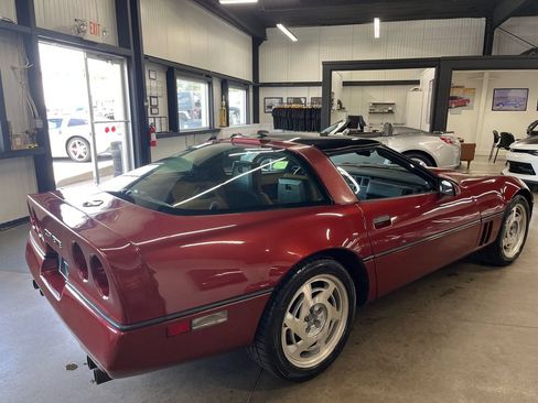 Used 1988 Chevrolet Corvette Coupe RWD image 10
