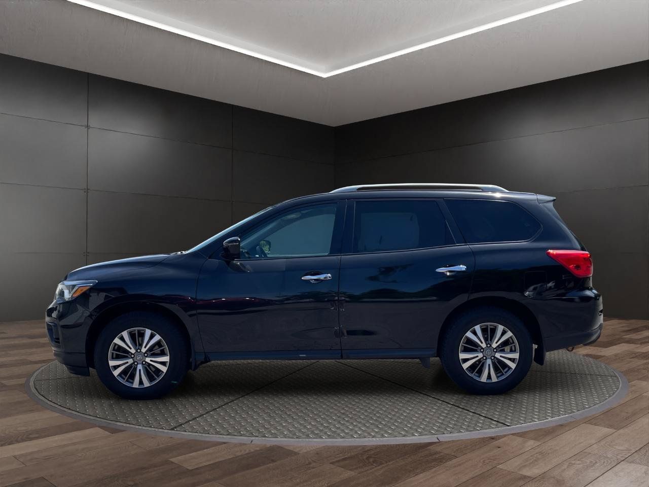 Used 2020 Nissan Pathfinder S AWD/4WD image 5