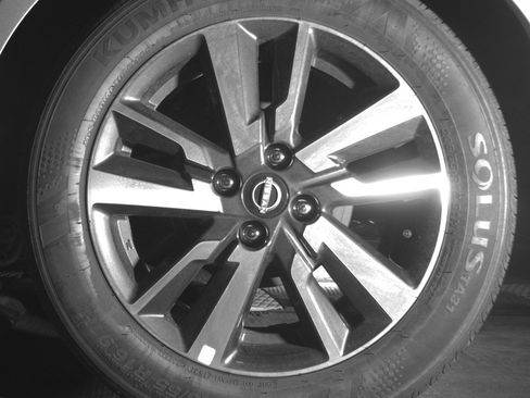 Used 2025 Nissan Versa SV FWD image 14