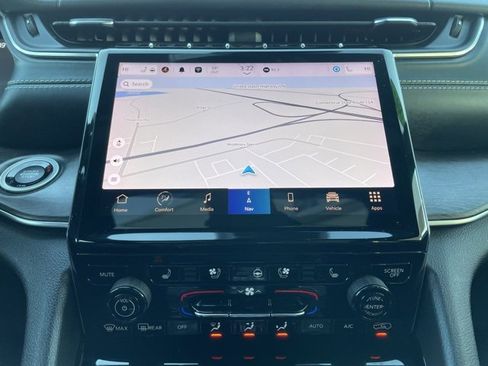 Used 2023 Jeep Grand Cherokee L Overland image 11