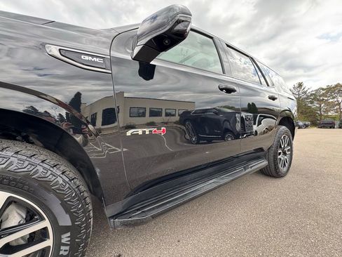 Used 2024 GMC Yukon AT4 w/ Technology Package AWD/4WD image 13