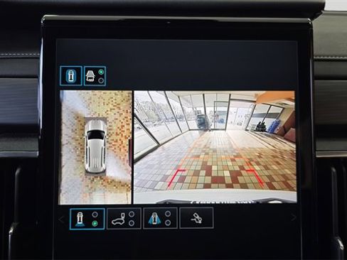 Used 2025 GMC Acadia Elevation image 19