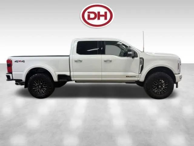 Used 2025 Ford F250 Platinum w/ Platinum Plus Package AWD/4WD image 2