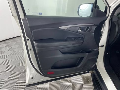 Used 2017 Honda Ridgeline RTL image 16